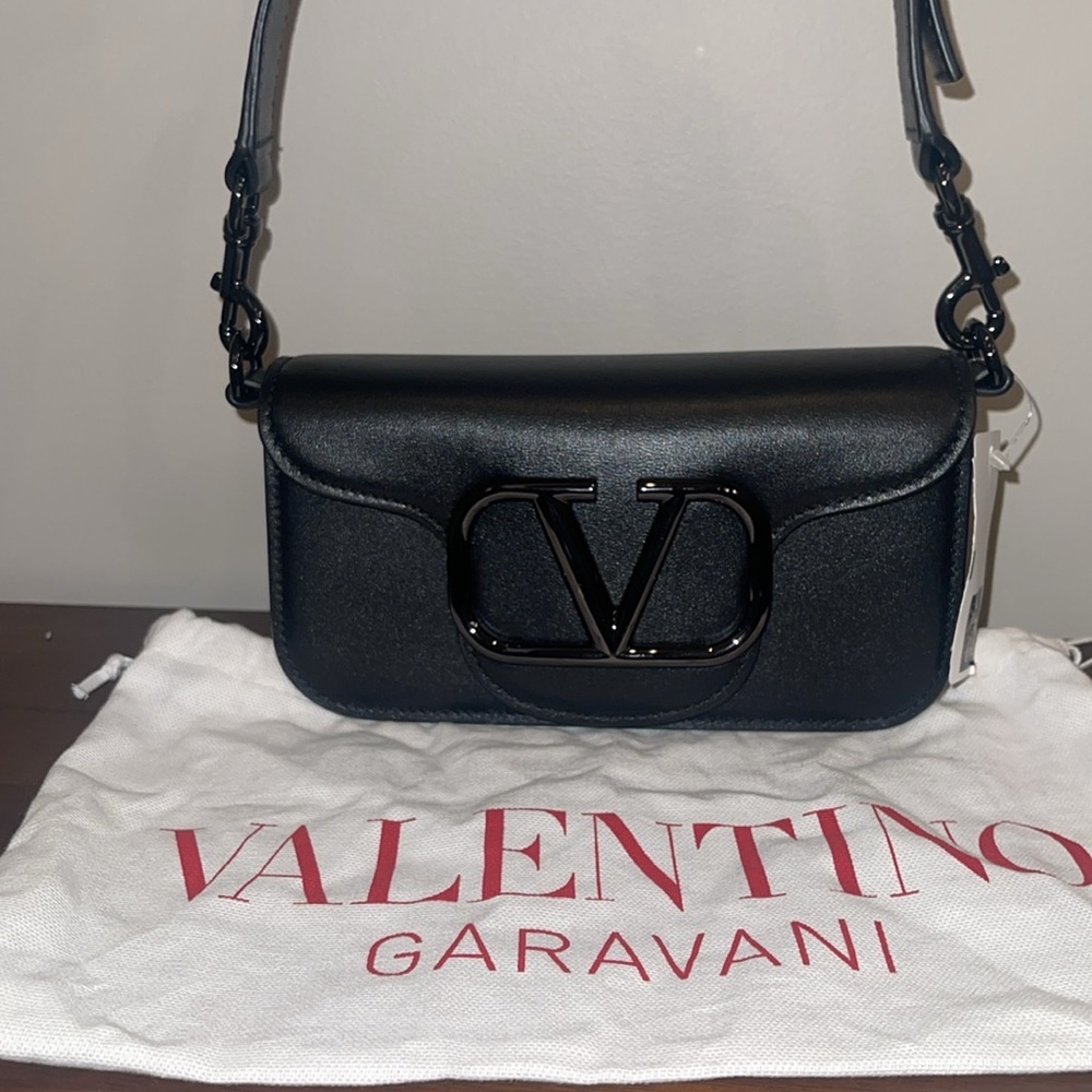 ❗️Valentino Black Leather Crossbody Bag❗️ - Picture 3 of 14